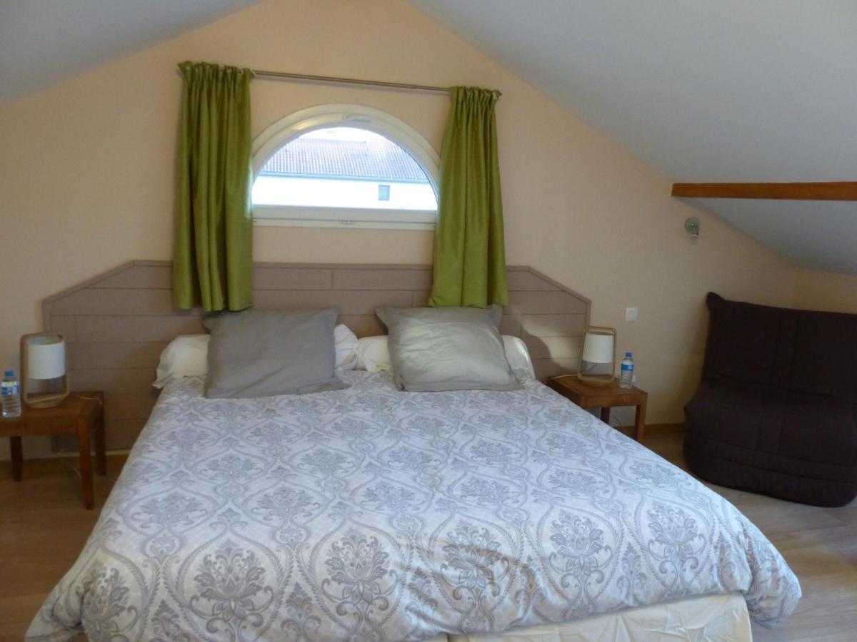 Les Enselmes Bed & Breakfast Montagnieu  Exterior photo